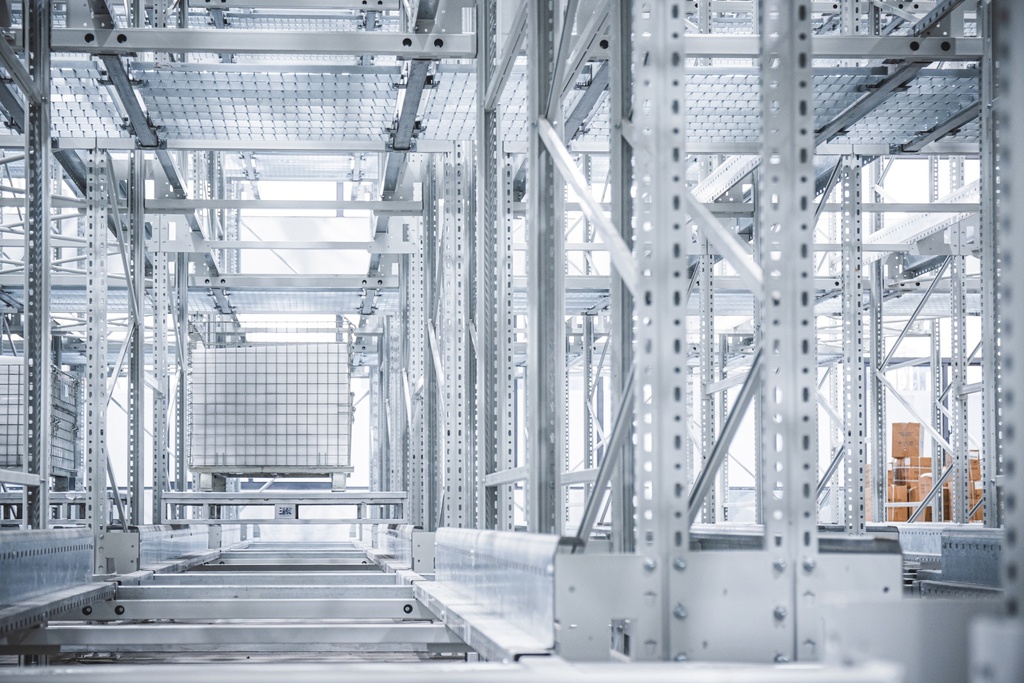 四向穿梭式智能仓储系统(images 1)